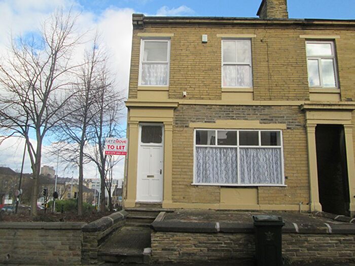 6 Bedroom Terraced House To Rent In Neal Street, Bradford, BD5