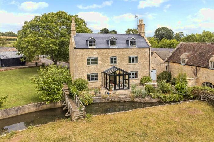 4 Bedroom Semi-Detached House For Sale In Blockley, Moreton-in-Marsh, Gloucestershire, GL56