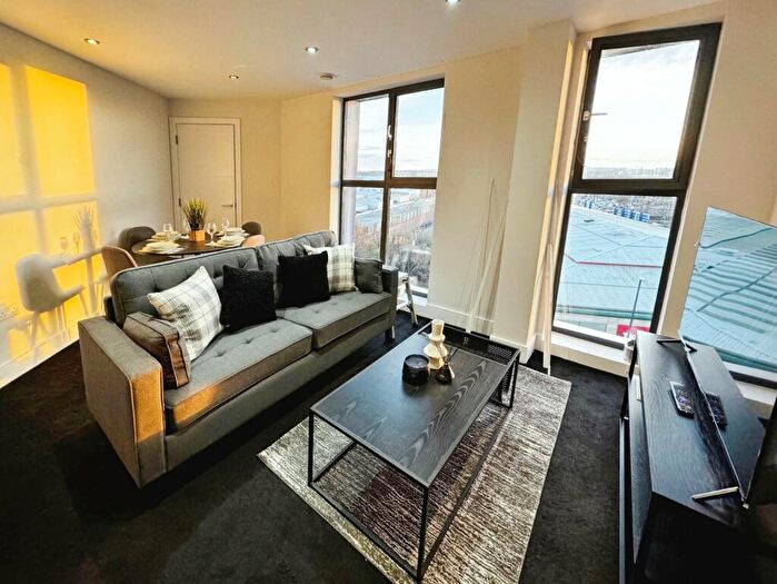 2 Bedroom Flat To Rent In Crown Point Road, Hunslet, Leeds, West Yorkshire, LS10