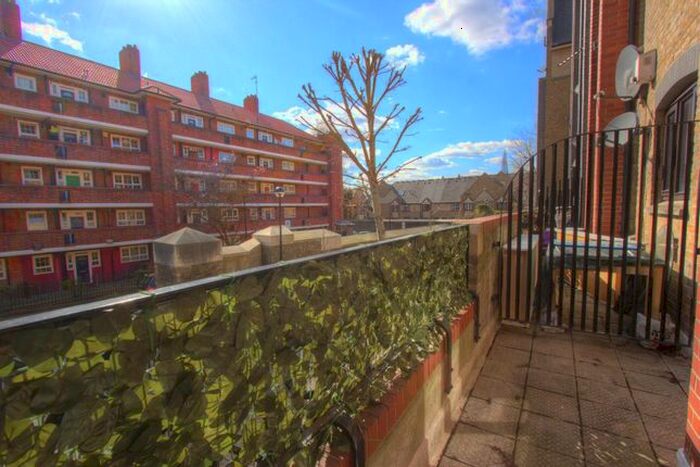 1 Bedroom Flat To Rent In Discovery Walk, London, E1W