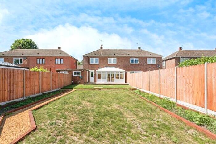 3 Bedroom Semi-Detached House To Rent In Withington Road, Bicester, OX26