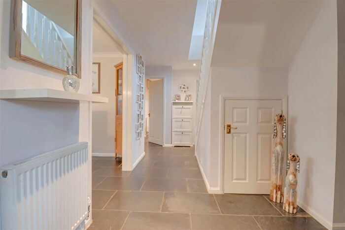 4 Bedroom Detached House For Sale In Twinstead, Wickford, SS12