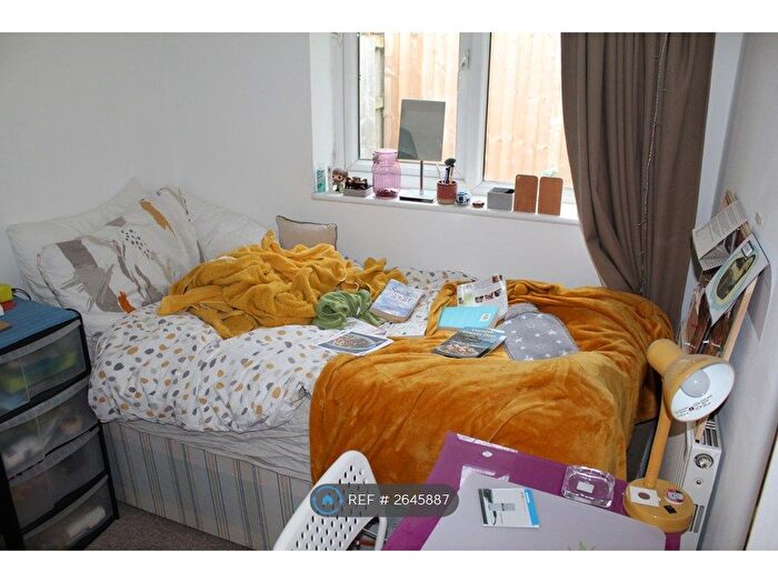 3 Bedroom Terraced House To Rent In Bonhay Road, Exeter, EX4