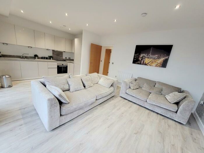 2 Bedroom Apartment To Rent In Roper Court, M4