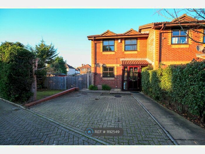 2 Bedroom End Of Terrace House To Rent In Morris Close, Shirley CR0