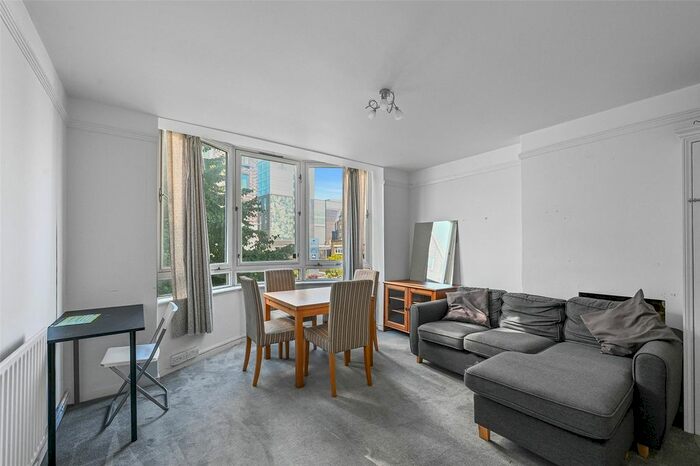 3 Bedroom Flat To Rent In Hercules Road, London, SE1