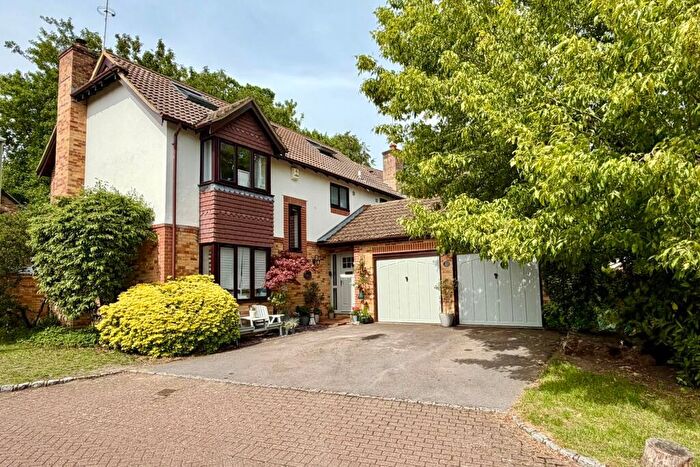 6 Bedroom Detached House For Sale In Knights Way, Camberley, GU15