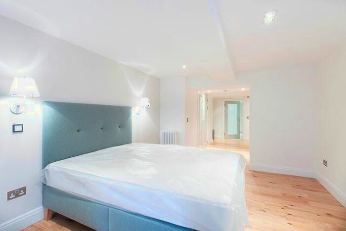 2 Bedroom Apartment To Rent In / Hamilton Place, Stockbridge, Edinburgh, EH3