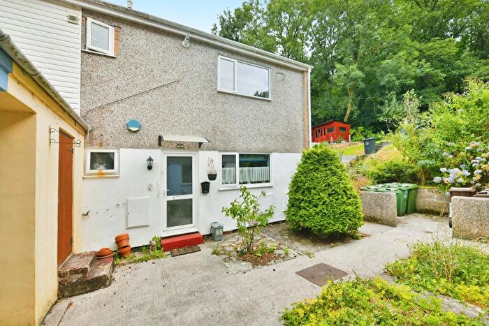 2 Bedroom Flat For Sale In Pode Drive, Plympton, PL7