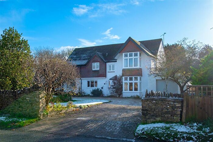 4 Bedroom Detached House For Sale In Banbury Road, Woodstock, OX20