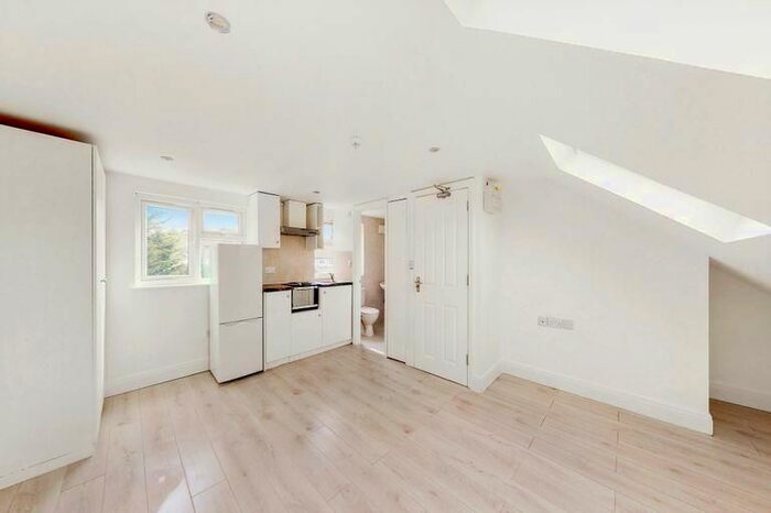 Studio To Rent In Northolt Road, South Harrow, Harrow, HA2