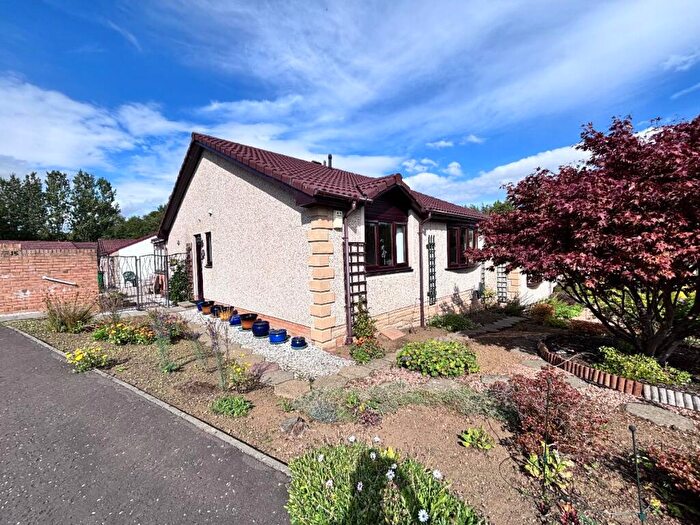 3 Bedroom Semi-Detached Bungalow For Sale In Colquhoun Avenue, Glenrothes, KY7