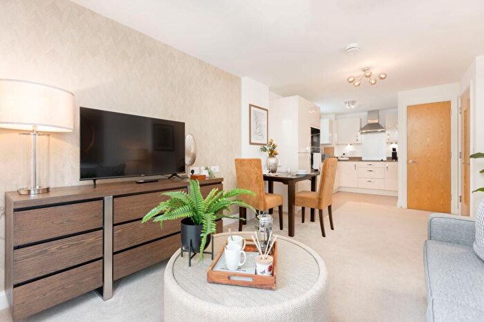 1 Bedroom Retirement Property To Rent In Queens Road, Weybridge, Surrey, KT13