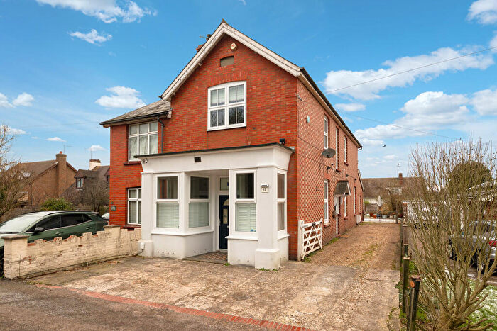 3 Bedroom Semi Detached House For Sale In Povey Cross Road, Horley, RH6