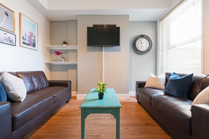 6 Bedroom Terraced House To Rent In St Augustine Road, Portsmouth, PO4