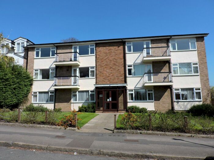 2 Bedroom Flat To Rent In Darlaston Road, London, SW19