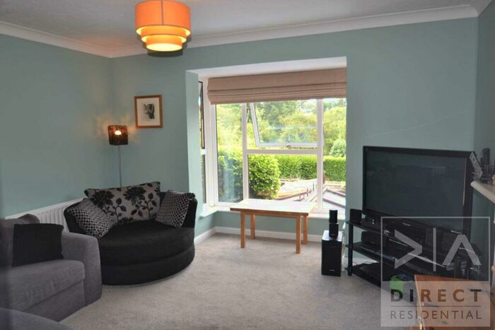 3 Bedroom Town House To Rent In Farriers Close, Epsom, KT17