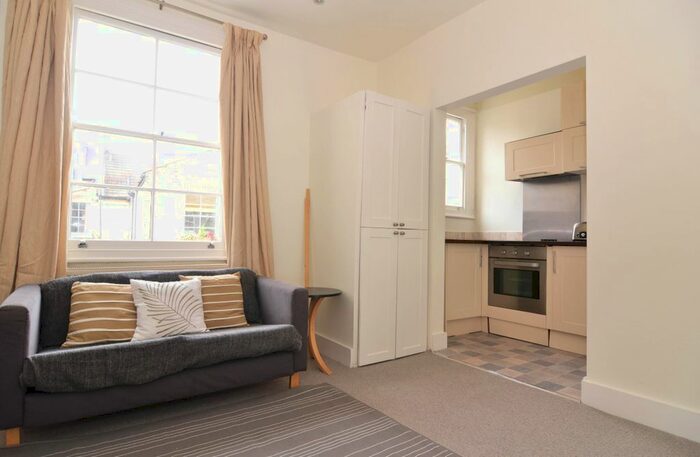 1 Bedroom Flat To Rent In Micklethwaite Road, Fulham, SW6
