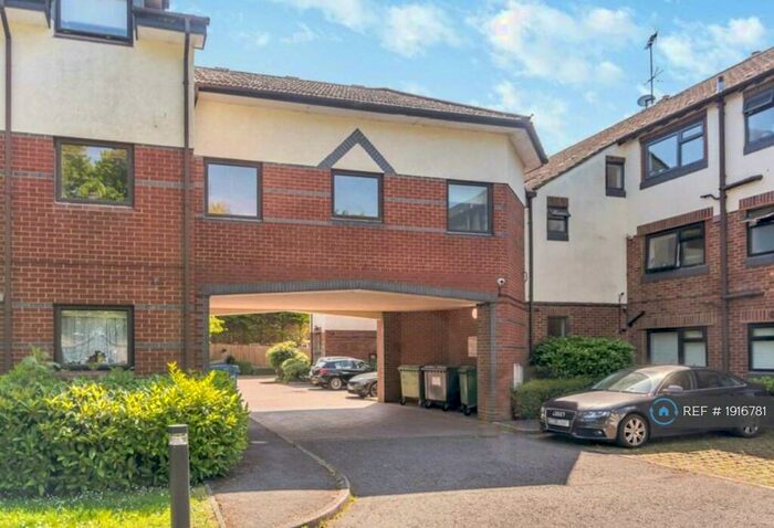 2 Bedroom Flat To Rent In Amersham, Amersham, HP7