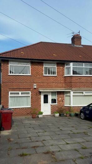 2 Bedroom Flat To Rent In Hughes Avenue, Prescot, L35