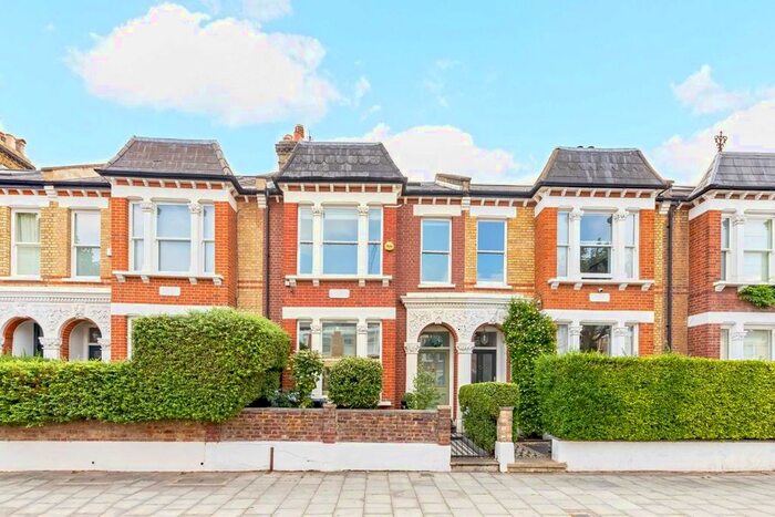 4 Bedroom Terraced House To Rent In Abbeville Road, London, SW4