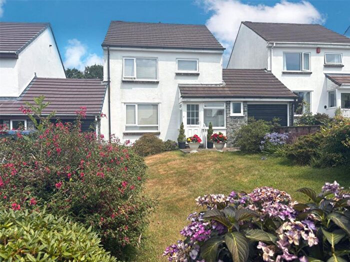 3 Bedroom Link Detached House For Sale In St. Davids Road, Tavistock, Devon, PL19