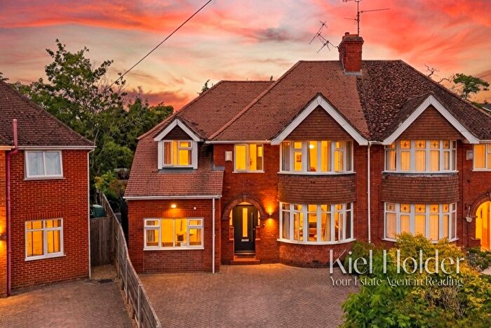 4 Bedroom Semi Detached House For Sale In Littlecote Drive, Southcote, Reading, RG1