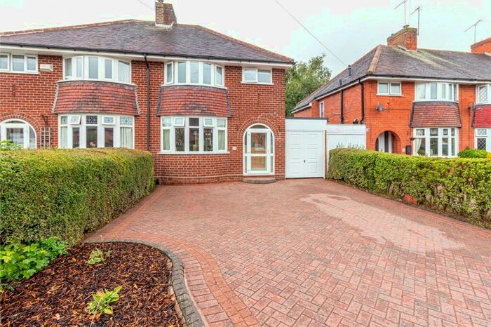 3 Bedroom Semi-Detached House To Rent In Oakfield Drive, Cofton Hackett, Birmingham, B45