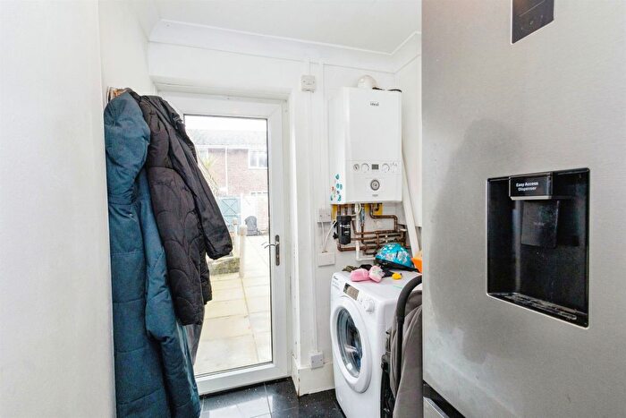 3 Bedroom Terraced House For Sale In Fifth Street, Portsmouth, PO1