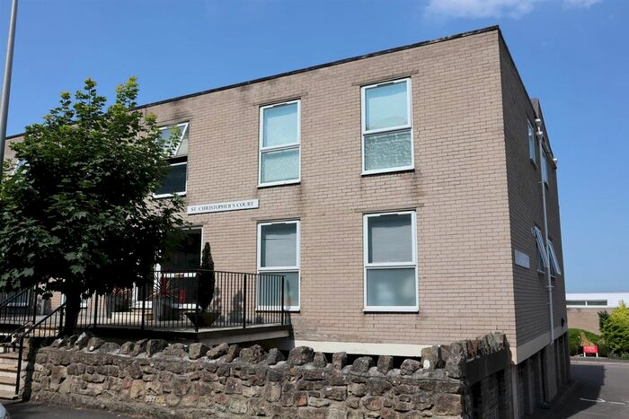 3 Bedroom Flat To Rent In Wellington Terrace, Clevedon, BS21