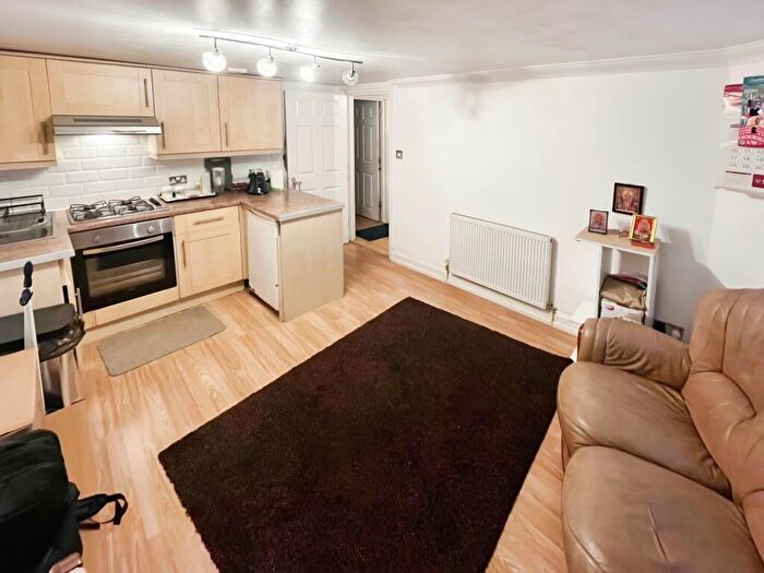 1 Bedroom Apartment To Rent In Waterloo Street, Hove, BN3