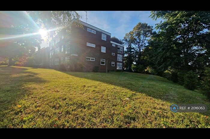 2 Bedroom Flat To Rent In Rew Lodge, London, N2