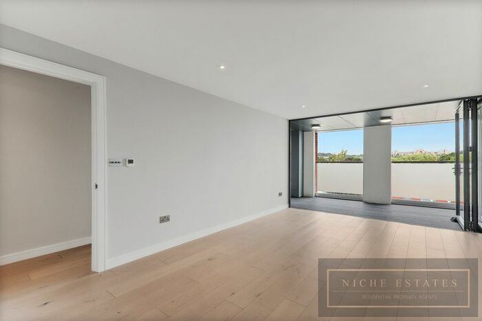 1 Bedroom Flat To Rent In Tottenham Lane, London, N8