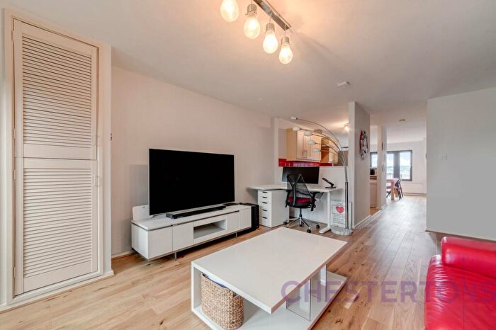 2 Bedroom Flat To Rent In Vermeer Court, Rembrandt Close, E14