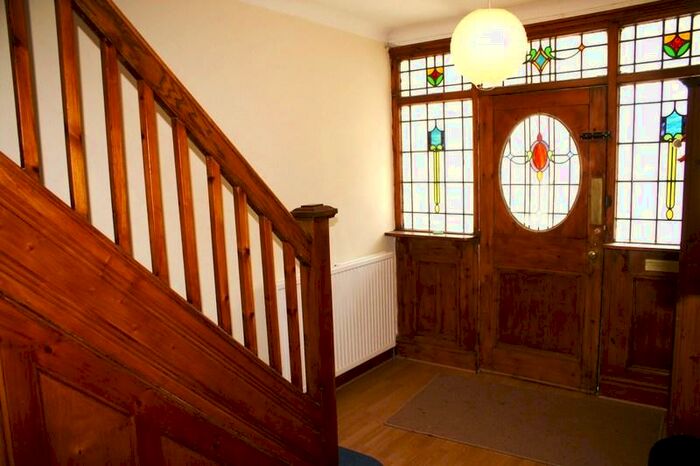 5 Bedroom Semi-Detached House To Rent In The Turnways, Headingley, Leeds, LS6