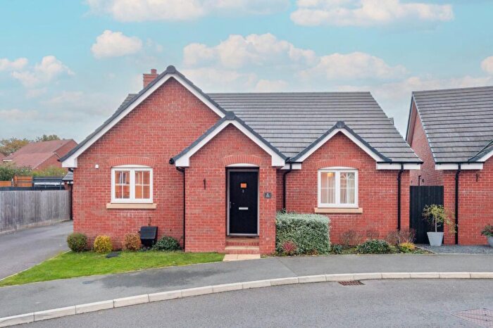 2 Bedroom Bungalow For Sale In Meadow Crescent, Tidbury Green, Solihull, West Midlands, B90