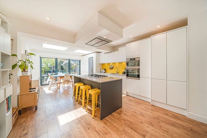 3 Bedroom Terraced House For Sale In Worslade Road, Tooting, SW17