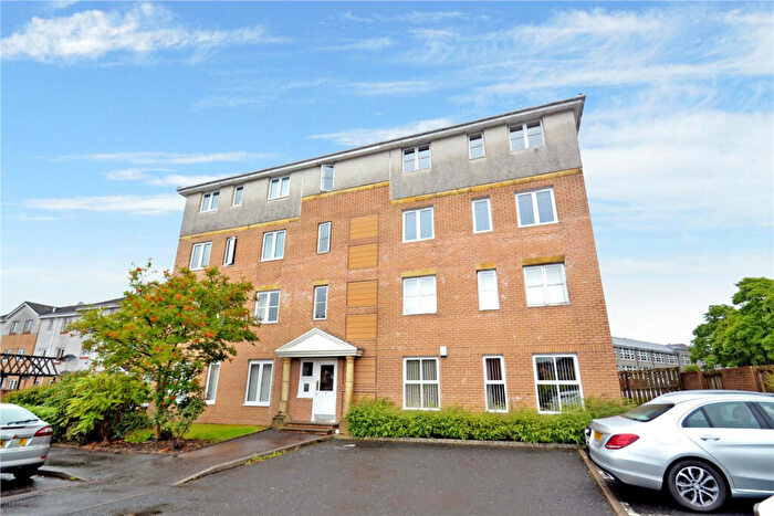 2 Bedroom Flat To Rent In Bobbins Gate, Paisley, Renfrewshire, PA1
