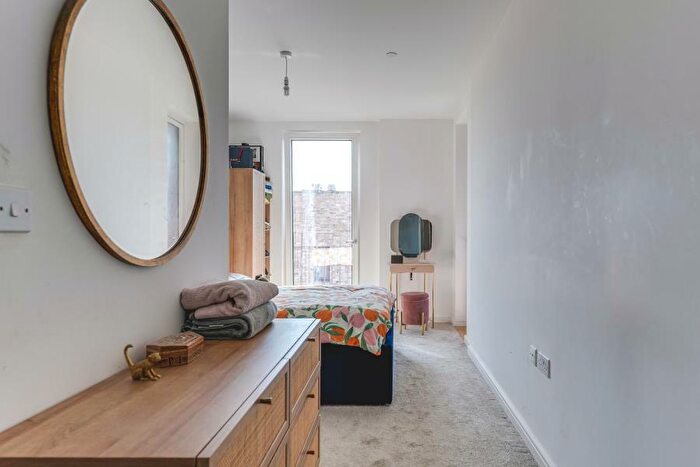 2 Bedroom Apartment To Rent In Fairfield House, Enfield, EN3