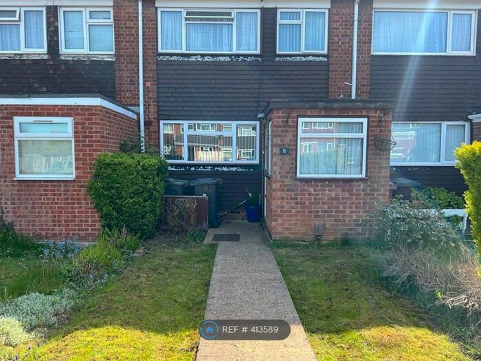 3 Bedroom Terraced House To Rent In Easingwold Gardens, Luton, LU1