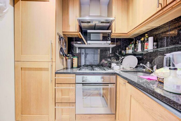 2 Bedroom Flat To Rent In Finborough Road, Chelsea, London, SW10