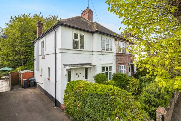 3 Bedroom House To Rent In Browns Road, Surbiton, Surrey, KT5