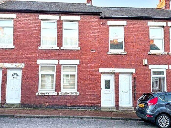 3 Bedroom Flat For Sale In Commercial Road, Byker, Newcastle Upon Tyne, Tyne And Wear, NE6