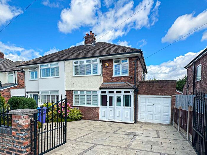3 Bedroom Semi-Detached House For Sale In Hunts Cross Avenue, Liverpool, L25