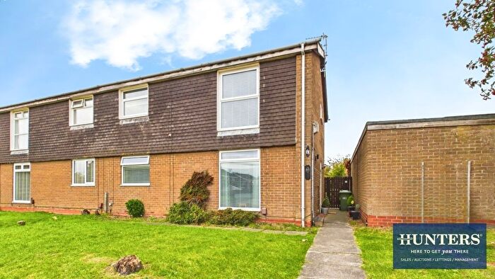 2 Bedroom Flat For Sale In Trevarren Drive, Ryhope, Sunderland, SR2