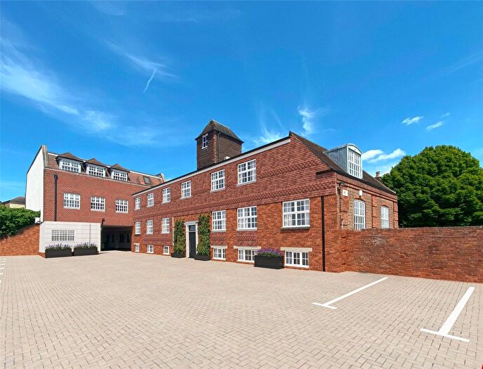 1 Bedroom Flat To Rent In West Street, Farnham, Surrey, GU9