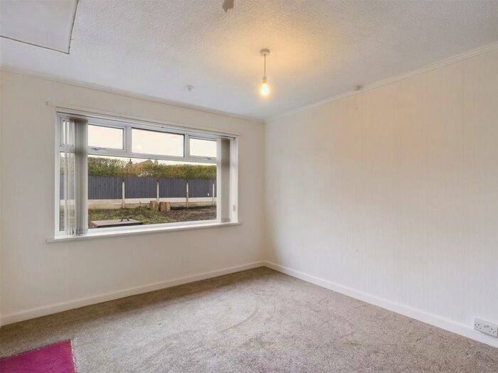 2 Bedroom Bungalow For Sale In Calder Avenue, Ormskirk, L39