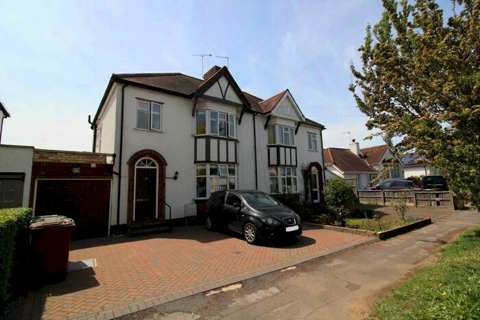 3 Bedroom Semi-Detached House To Rent In Strafford Gate, Potters Bar, EN6
