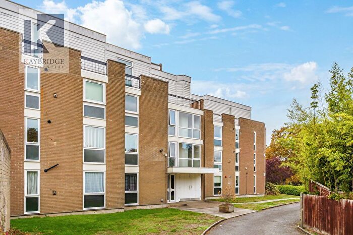 2 Bedroom Flat For Sale In Albion Road, Sutton, SM2