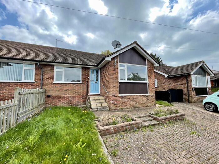 4 Bedroom Chalet For Sale In Willow Walk, Newhaven, BN9